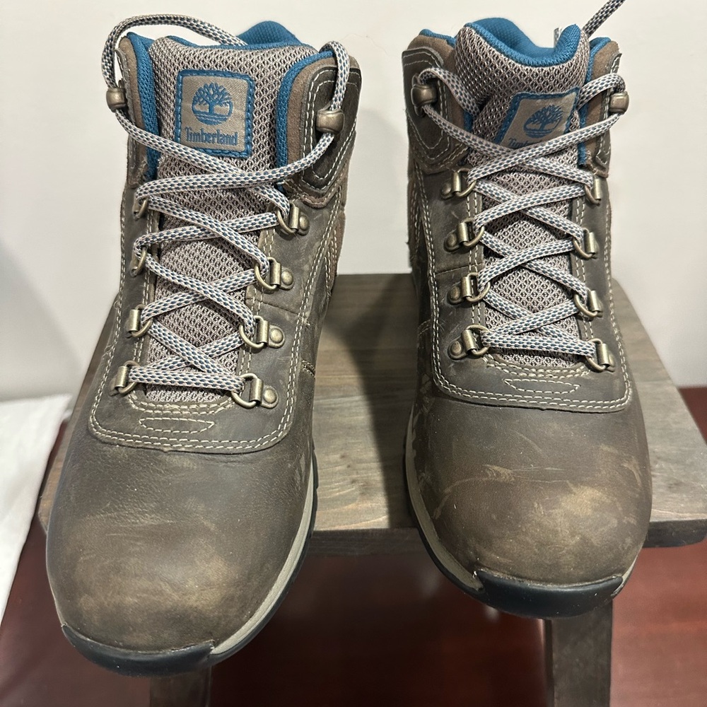 NWOT Timberland Brown and Blue Leather Hiking Boots, Women Size 8